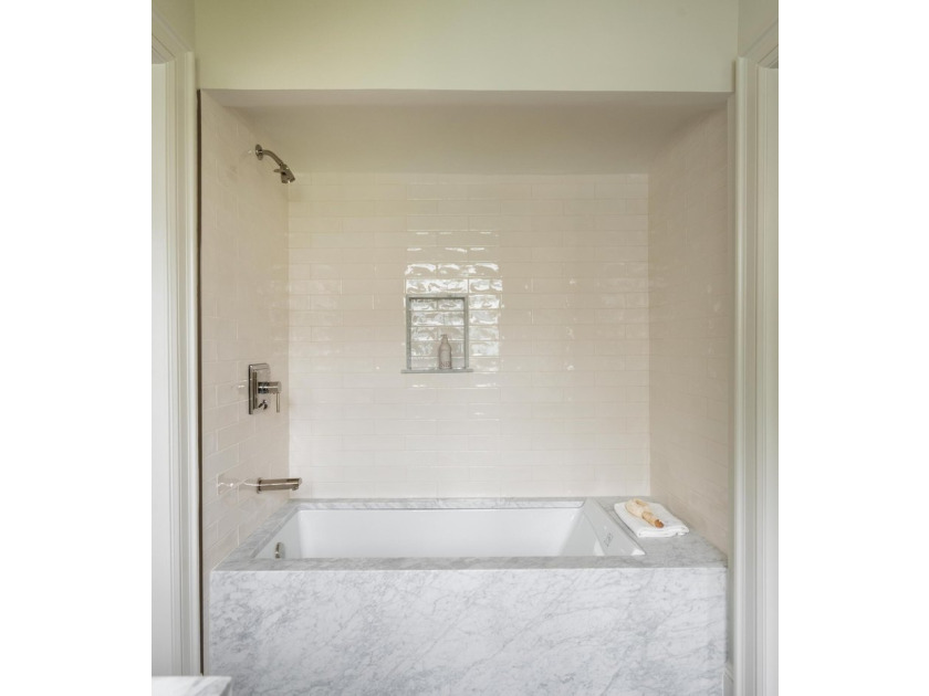 This Wagener Terrace residence offers luxury living in one of - photo 33