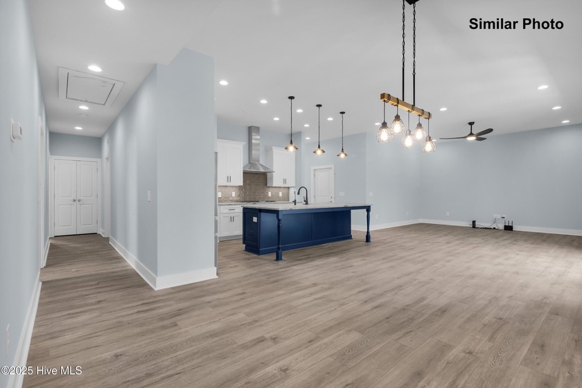 Welcome to The Cloisters, an amazing waterfront community in - photo 4