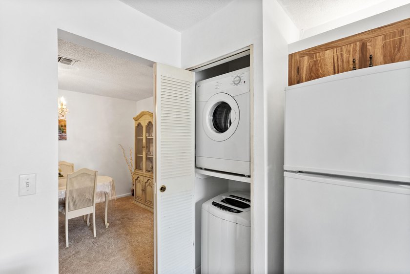 Step into this welcoming 2-bed, 2-bath condo in a gated 55+ - photo 11