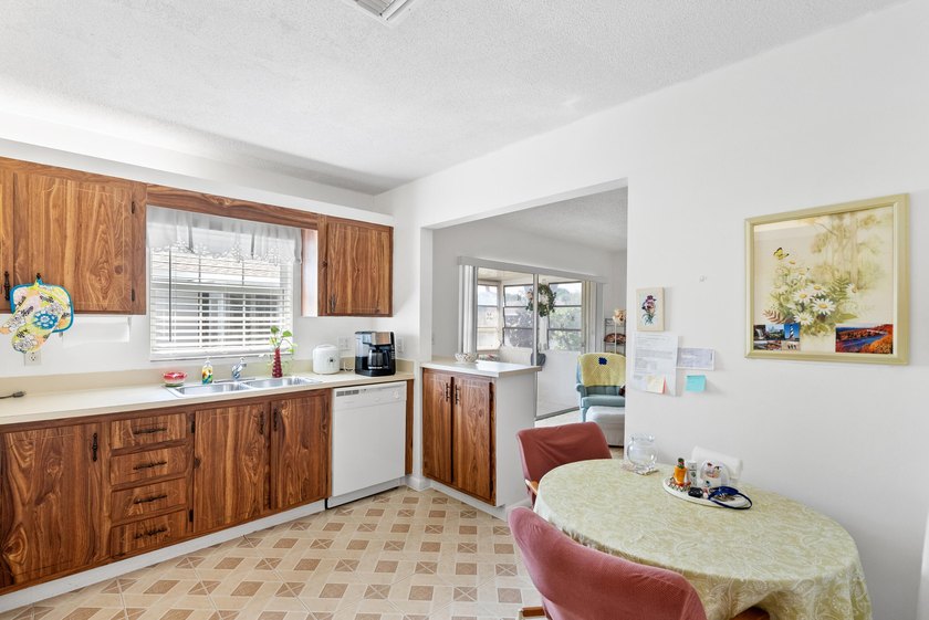 Step into this welcoming 2-bed, 2-bath condo in a gated 55+ - photo 20