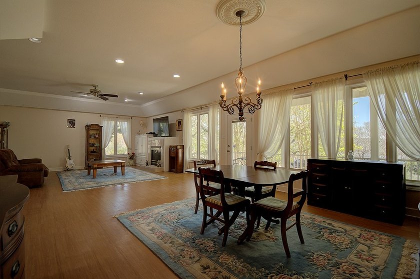 Beautiful Home In Wonderful Riverhill Subdivision. Located On A - photo 12
