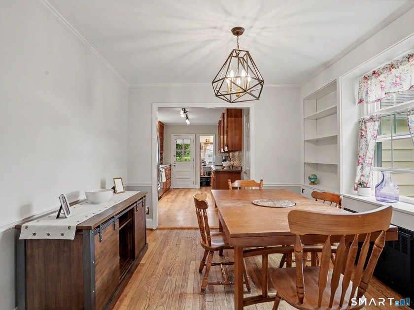 Welcome home to this charming Cape nestled in a sought-after - photo 13