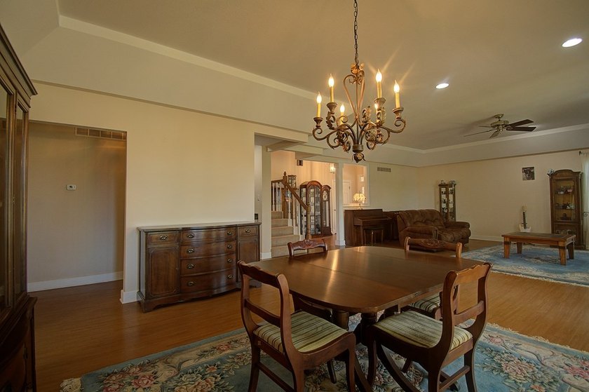 Beautiful Home In Wonderful Riverhill Subdivision. Located On A - photo 13