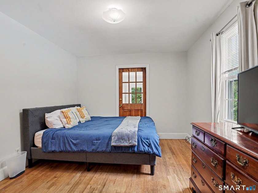 Welcome home to this charming Cape nestled in a sought-after - photo 15