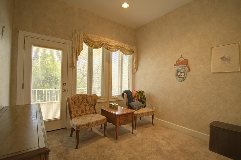Beautiful Home In Wonderful Riverhill Subdivision. Located On A - photo 25