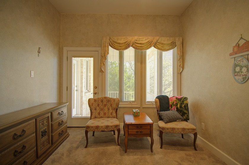 Beautiful Home In Wonderful Riverhill Subdivision. Located On A - photo 27