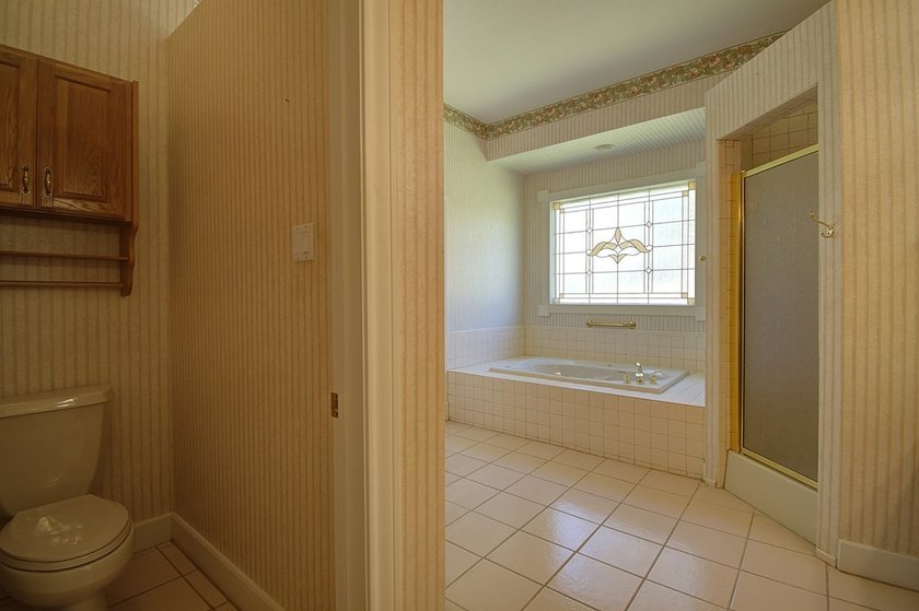Beautiful Home In Wonderful Riverhill Subdivision. Located On A - photo 34