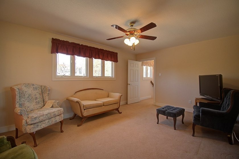Beautiful Home In Wonderful Riverhill Subdivision. Located On A - photo 39