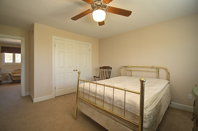 Beautiful Home In Wonderful Riverhill Subdivision. Located On A - photo 43