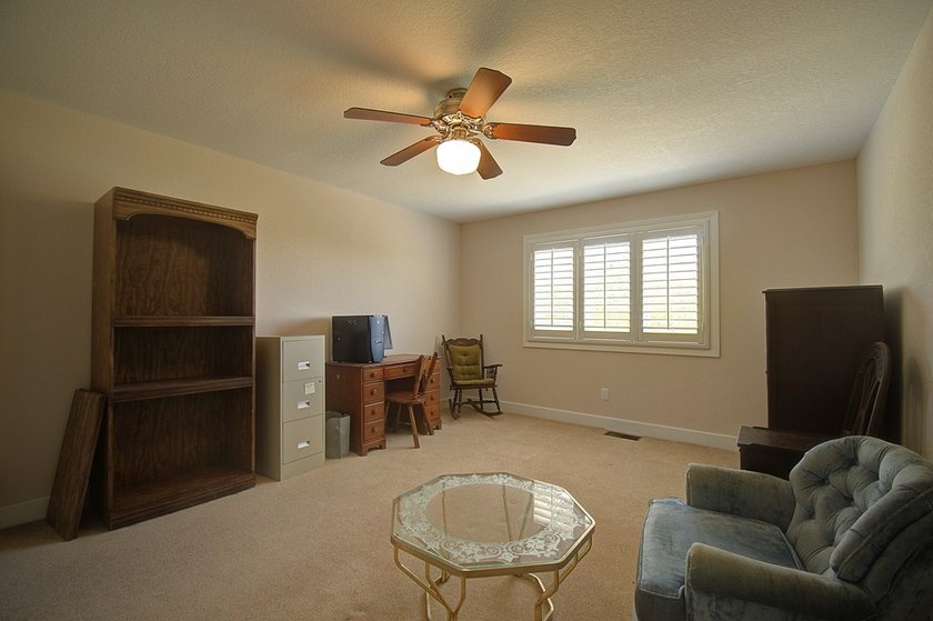 Beautiful Home In Wonderful Riverhill Subdivision. Located On A - photo 45