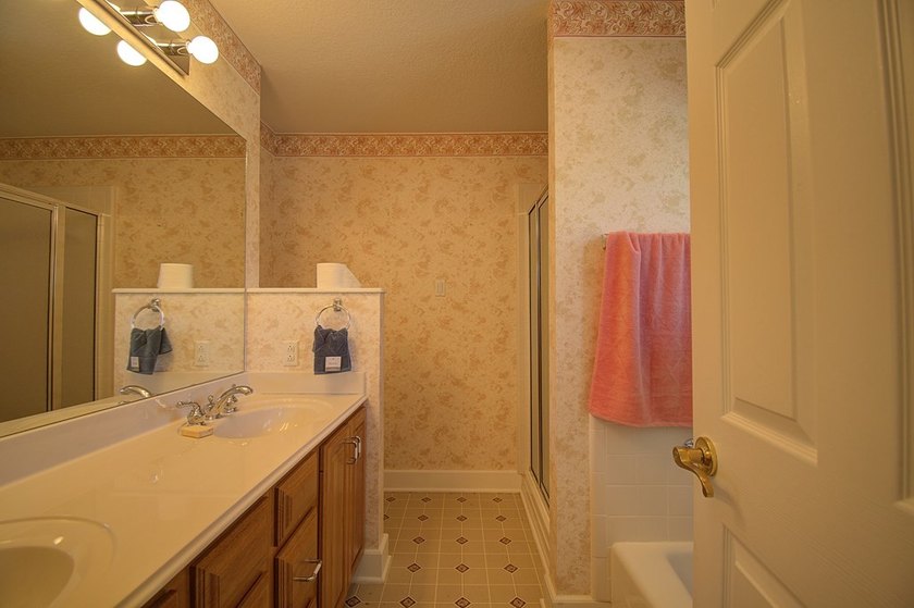 Beautiful Home In Wonderful Riverhill Subdivision. Located On A - photo 47
