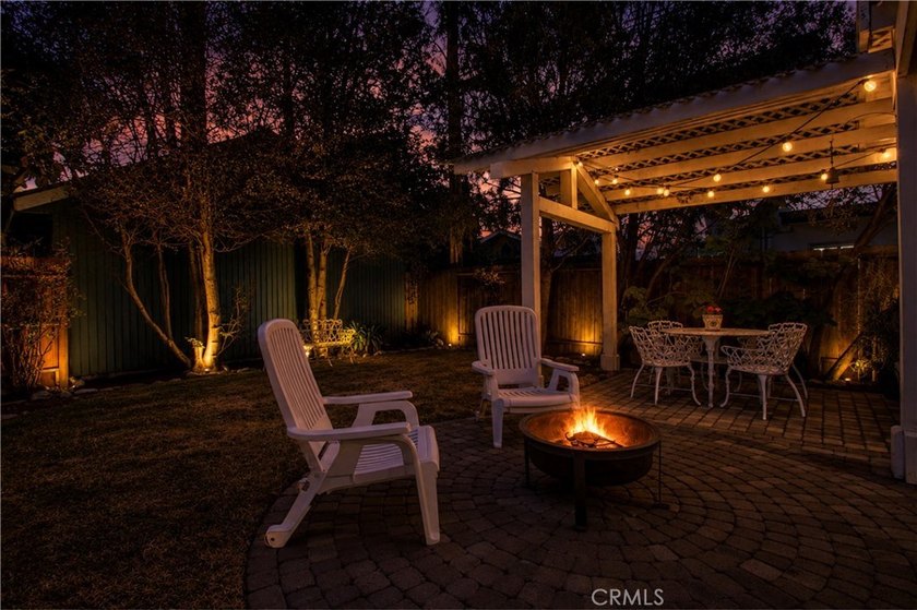 Welcome to this beautifully maintained 1918 Craftsman Bungalow - photo 4