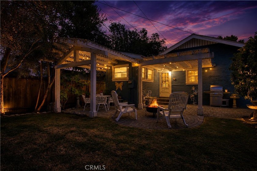 Welcome to this beautifully maintained 1918 Craftsman Bungalow - photo 6