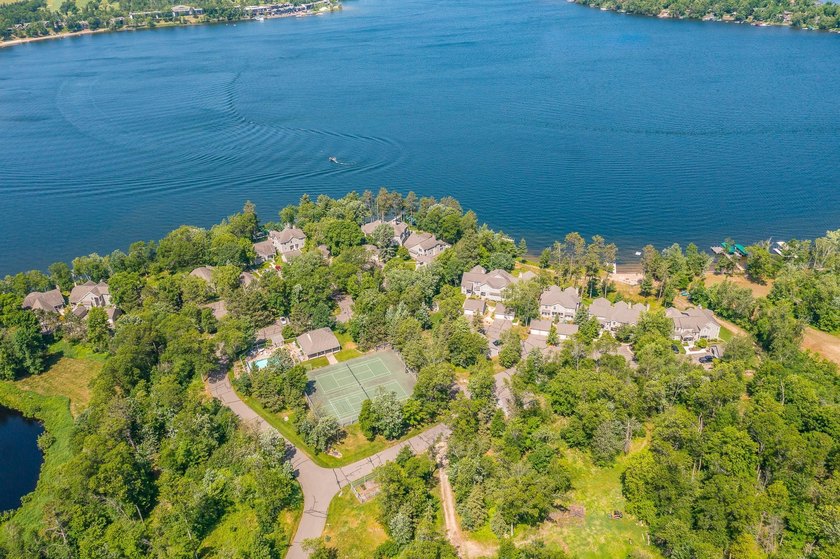 LOCATION-LOCATION-LOCATION! East Pointe Association -quiet end - photo 29
