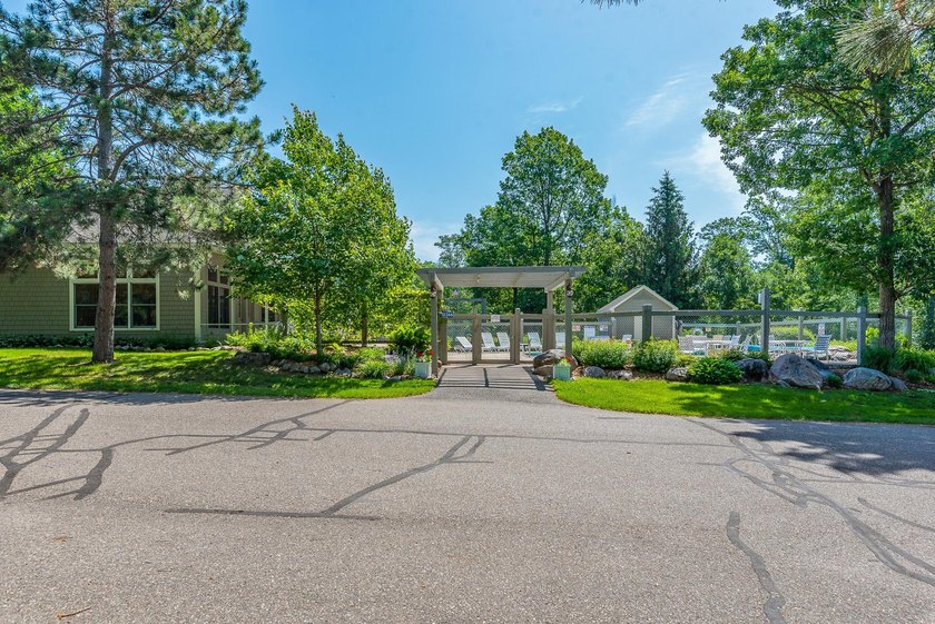 LOCATION-LOCATION-LOCATION! East Pointe Association -quiet end - photo 45