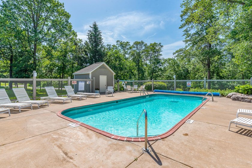 LOCATION-LOCATION-LOCATION! East Pointe Association -quiet end - photo 46