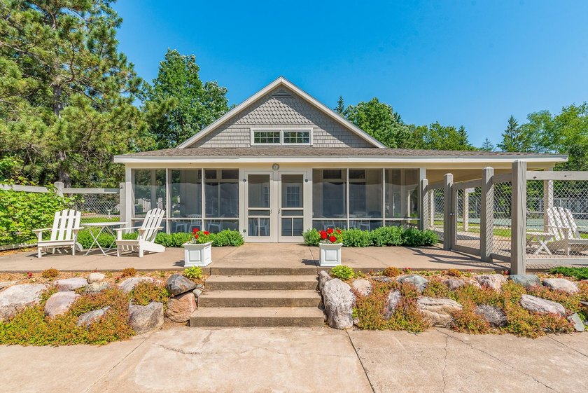 LOCATION-LOCATION-LOCATION! East Pointe Association -quiet end - photo 49