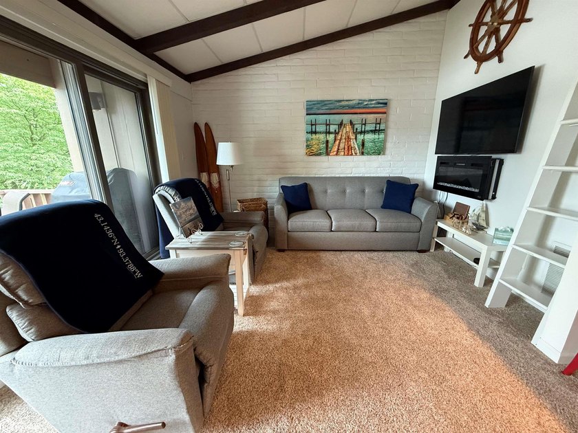 RESORT-STYLE LIVING AT THE HARBOURAGE! End unit available at The - photo 5