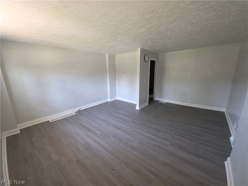 Prime opportunity to add this renovated 5-unit asset to your - photo 17