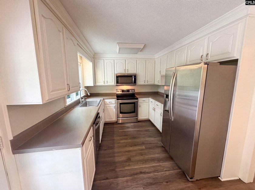 212 Conrad Cir is a two-story Columbia home with a functional - photo 2