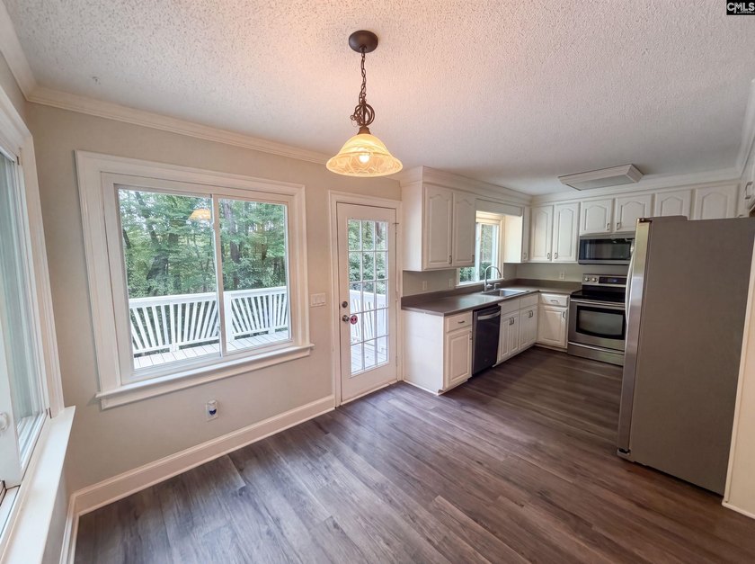 212 Conrad Cir is a two-story Columbia home with a functional - photo 6