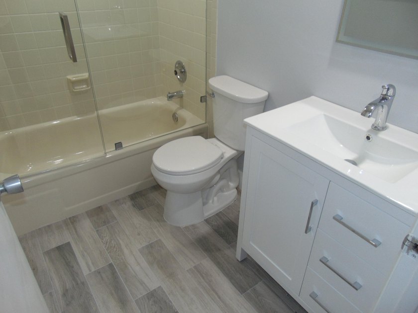 BEAUTIFUL ! MOVE RIGHT IN. GREAT UPDATED FIRST FLOOR CONDO IN - photo 11