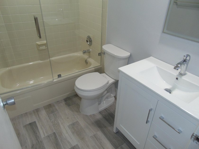 BEAUTIFUL ! MOVE RIGHT IN. GREAT UPDATED FIRST FLOOR CONDO IN - photo 19
