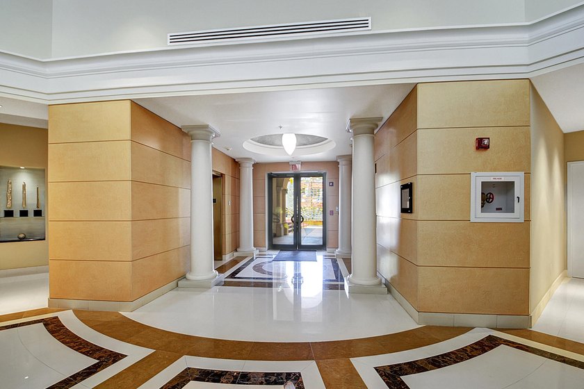 Welcome to your vibrant new lifestyle in the heart of Downtown - photo 4