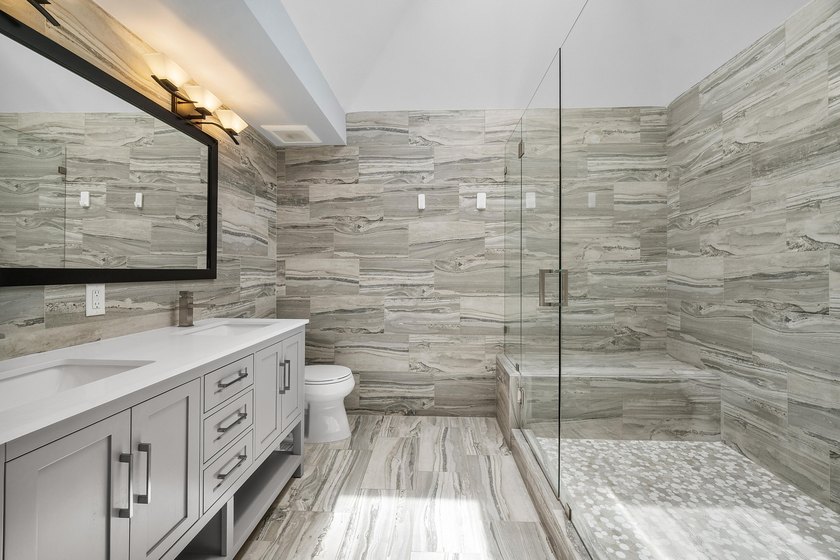 Light, open, and thoughtfully updated, this penthouse residence - photo 17