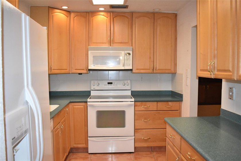 GREAT BUY! MEADOWS OF CRYSTAL LAKE - AN ACTIVE 55+ ADULT - photo 8