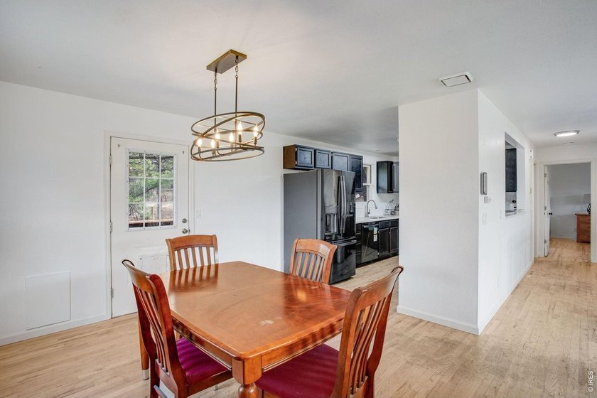 Same house, new PRICE!!! Welcome to your serene mountain retreat - photo 24