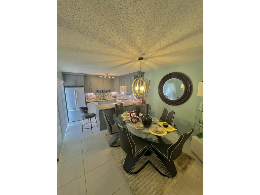 Bright, fully renovated and turnkey 2BR/2.5BA townhome in Lago - photo 6