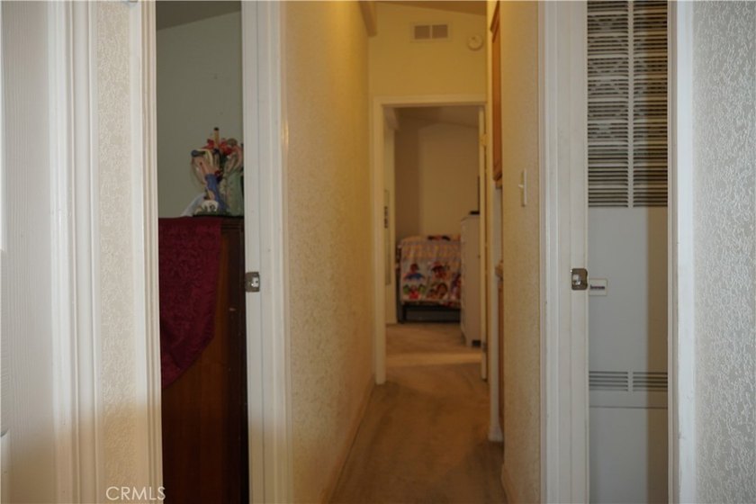 FOR ALL SHOWINGS CALL AGENT - photo 3