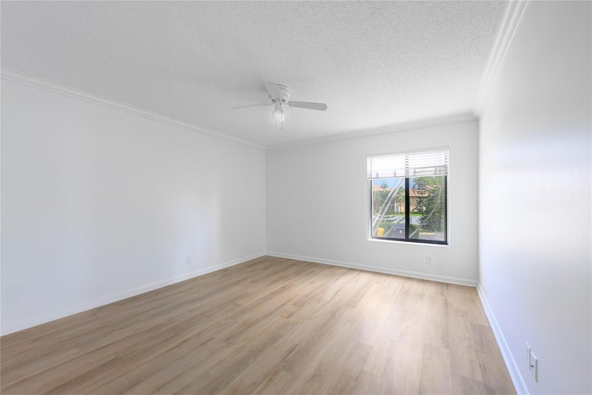 Welcome to your newly remodeled stylish 3-bedroom 2-bath - photo 22