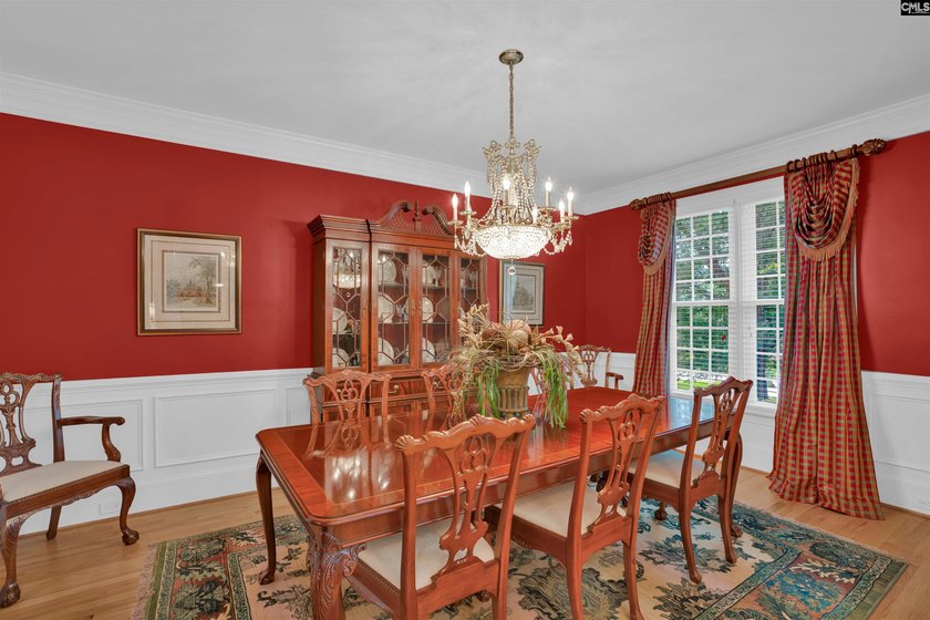 Welcome to 6 Sunset View Court, where timeless elegance meets - photo 5