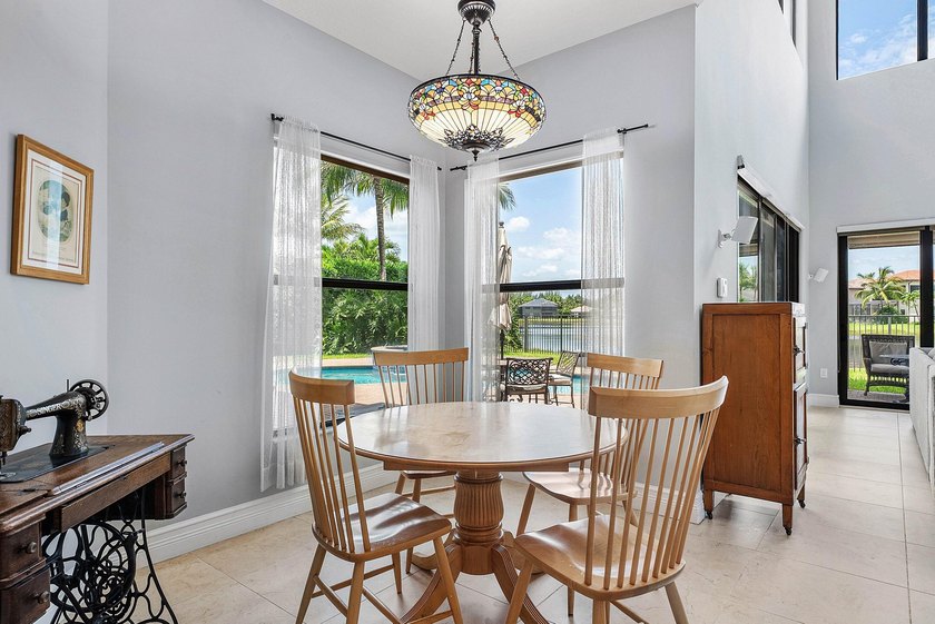 Beautifully upgraded 5-bedroom Colonnade residence set on an - photo 11