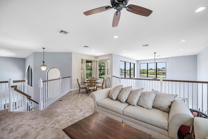 Beautifully upgraded 5-bedroom Colonnade residence set on an - photo 24