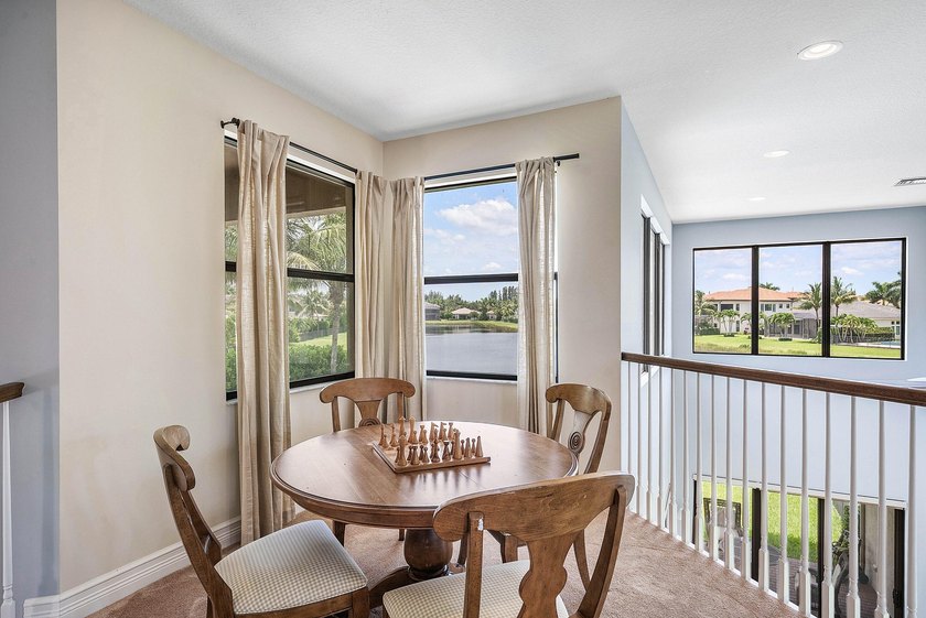 Beautifully upgraded 5-bedroom Colonnade residence set on an - photo 25