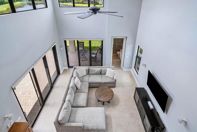 Beautifully upgraded 5-bedroom Colonnade residence set on an - photo 26