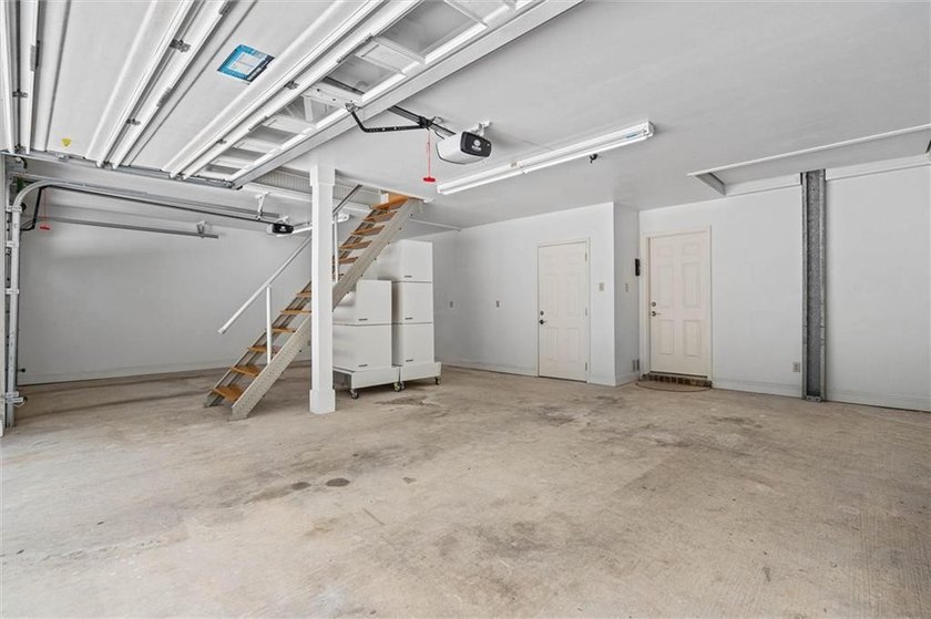 Perched on a quiet street on Dauphin Island's peaceful, highly - photo 32