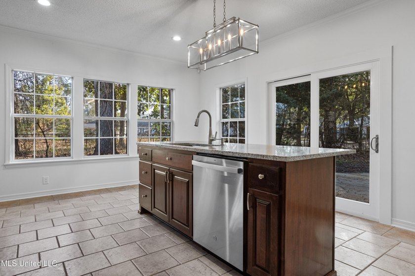 DON'T MISS OUT! PRICED OVER 10K BELOW RECENT APPRAISAL! ALL - photo 13