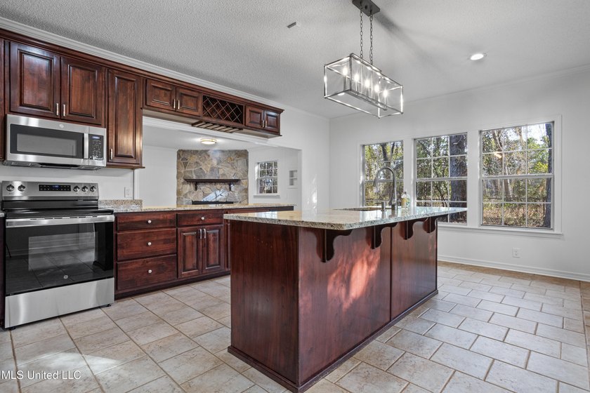 DON'T MISS OUT! PRICED OVER 10K BELOW RECENT APPRAISAL! ALL - photo 14