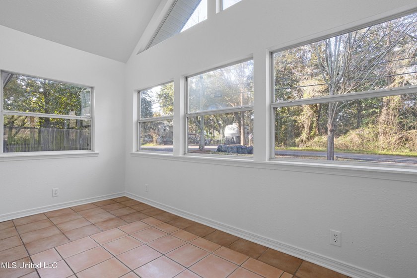 DON'T MISS OUT! PRICED OVER 10K BELOW RECENT APPRAISAL! ALL - photo 21