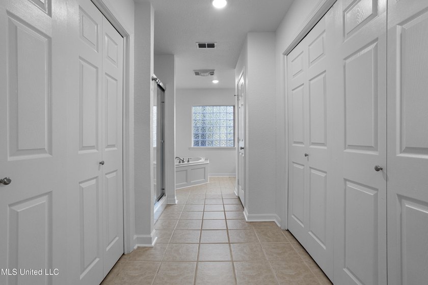 DON'T MISS OUT! PRICED OVER 10K BELOW RECENT APPRAISAL! ALL - photo 24