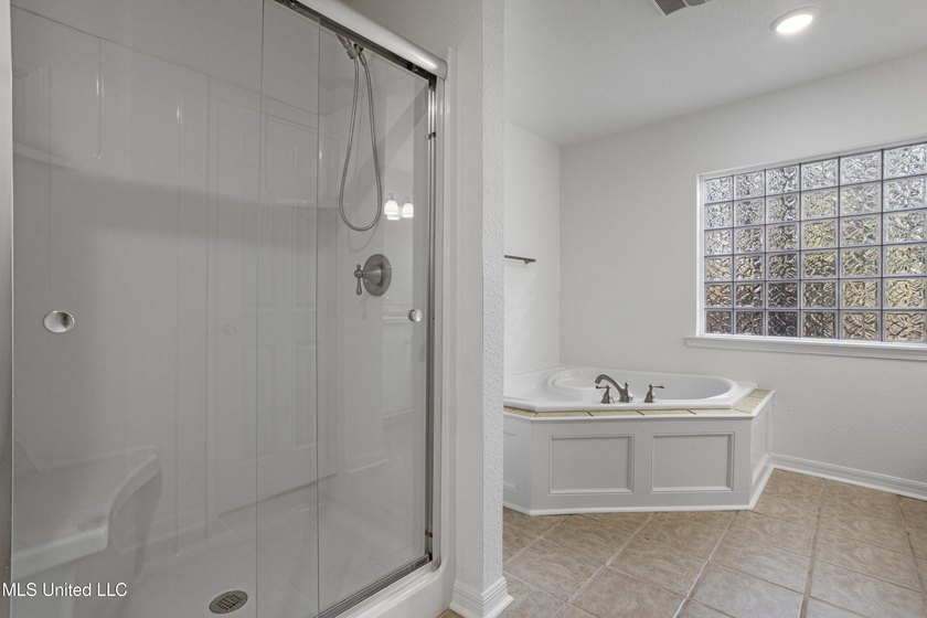 DON'T MISS OUT! PRICED OVER 10K BELOW RECENT APPRAISAL! ALL - photo 25