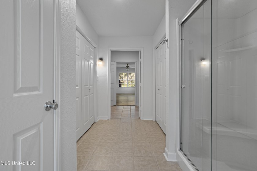 DON'T MISS OUT! PRICED OVER 10K BELOW RECENT APPRAISAL! ALL - photo 27