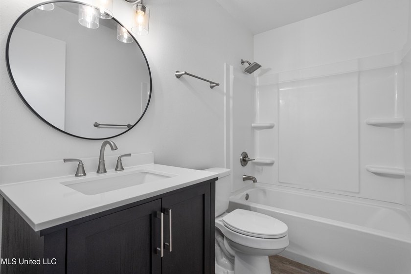 DON'T MISS OUT! PRICED OVER 10K BELOW RECENT APPRAISAL! ALL - photo 31
