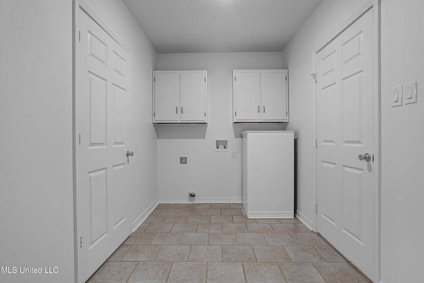 DON'T MISS OUT! PRICED OVER 10K BELOW RECENT APPRAISAL! ALL - photo 35