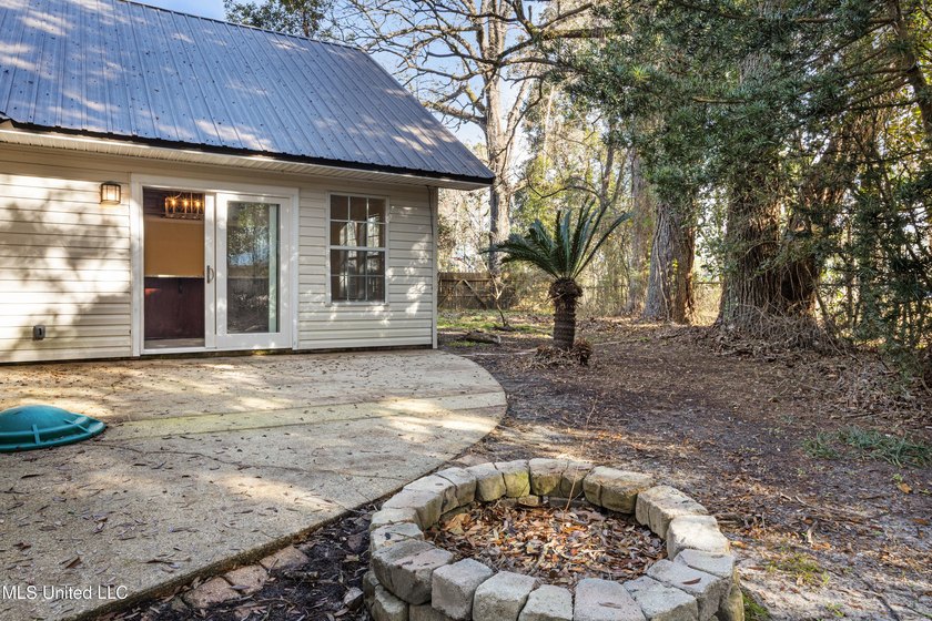 DON'T MISS OUT! PRICED OVER 10K BELOW RECENT APPRAISAL! ALL - photo 36