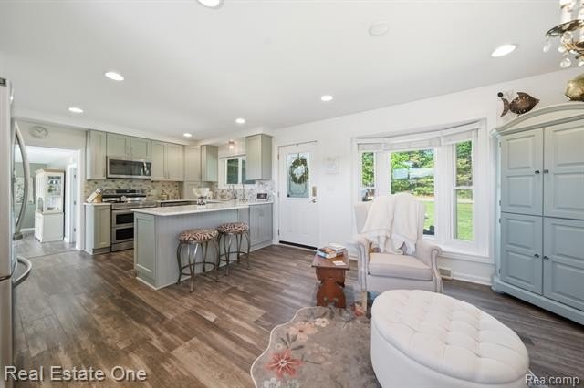 Beautifully updated Woodland Lake home where you can enjoy - photo 9